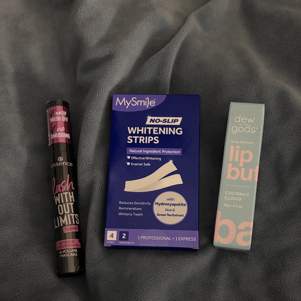 Whitening Strips with Dew Gods Lip Butter